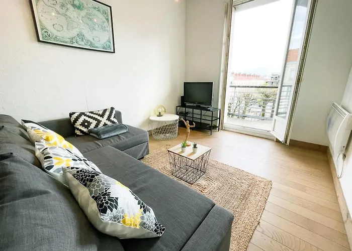 #ff Pretty Light In T2 Apartment Grenoble